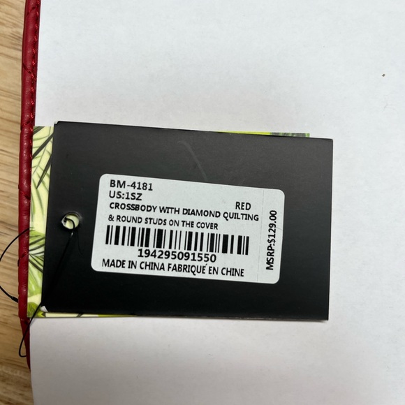 NWT Badgley Mischka Red and Gold Crossbody Bag with Quilted Design - Picture 12 of 13